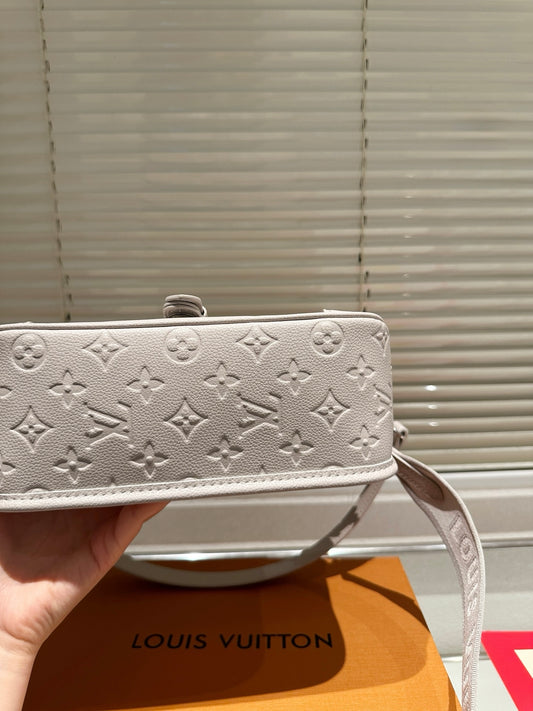 LV Diane